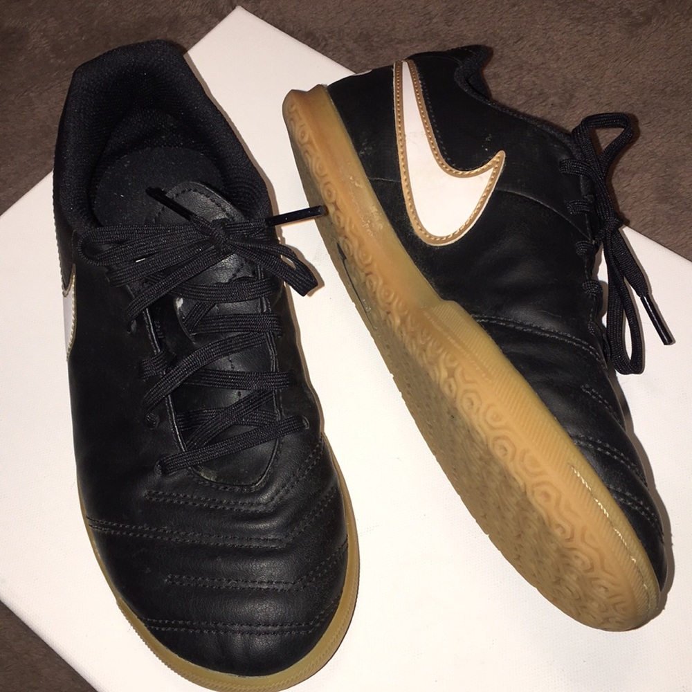 Nike Tiempo Indoor Youth Soccer Shoes